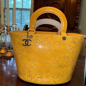 CHANEL COCO 5 resort patent yellow shopper shopping tote bag beach resort